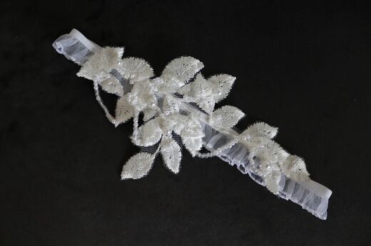 podvazek rostoucí listí